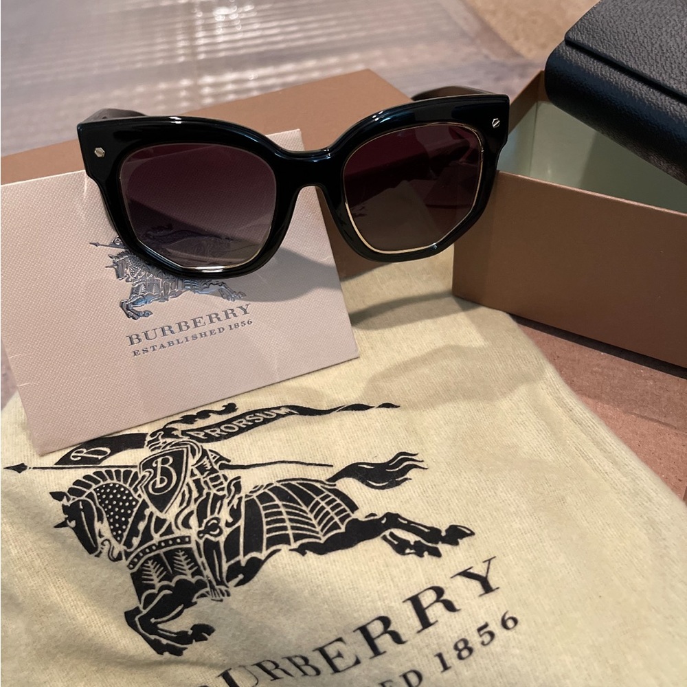 Burberry sunglasses